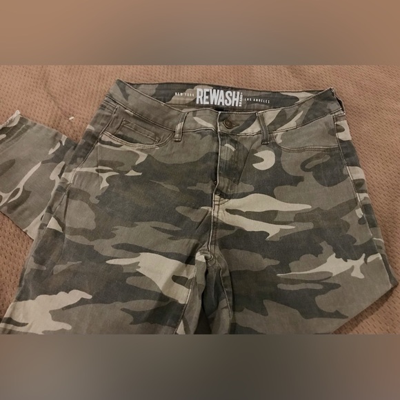 NWOT REWASH Camouflage Curv-ilicious Super Slim Fit Jeans - 9/29 - Picture 3 of 8